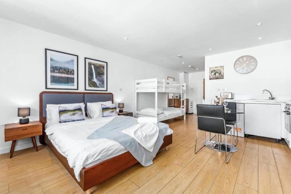 1 Bedroom Flat Piccadilly Sleep 7 In London Vr10 Экстерьер фото